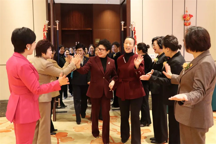 1739585548711845.jpg 4.jpg